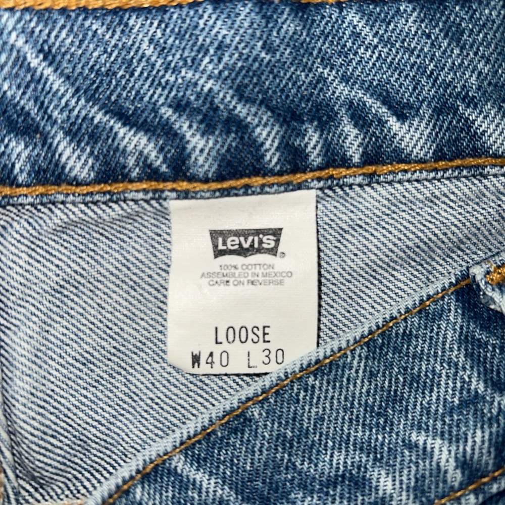 Vntg Levi’s jorts from 98 These use to be jeans but where cut n made into jorts - Picture 2 of 8